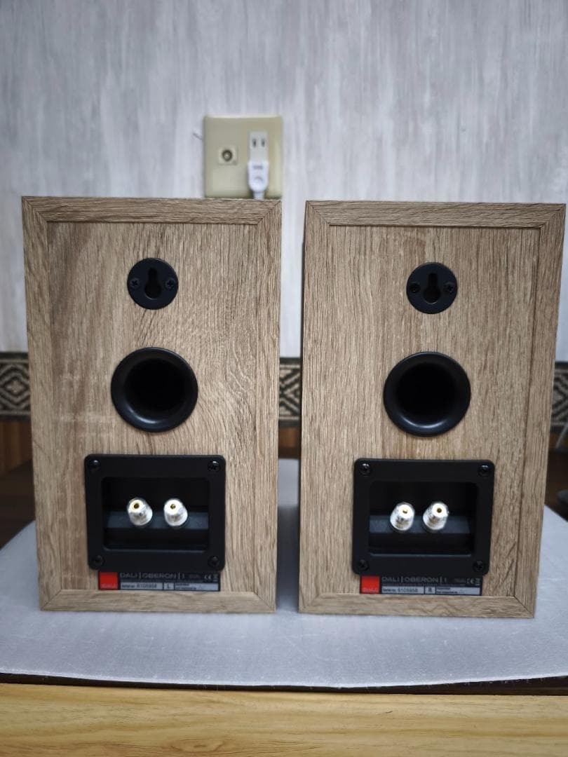 美品！DALI OBERON1（LO/ライトオーク）