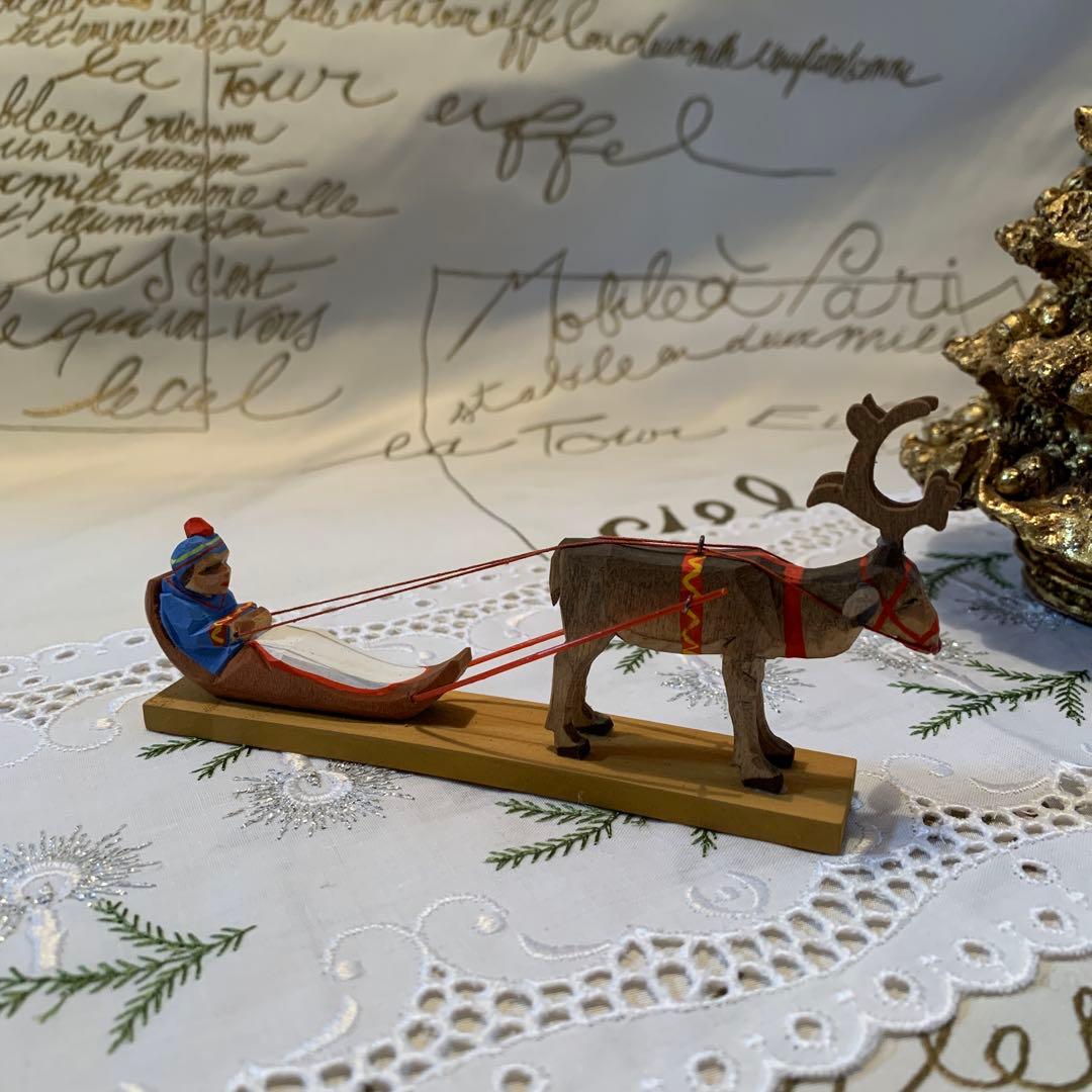 ドイツ製　木製人形　エルツ地方　ヘルビック工房のソリを引く男の子色合いが可愛い！