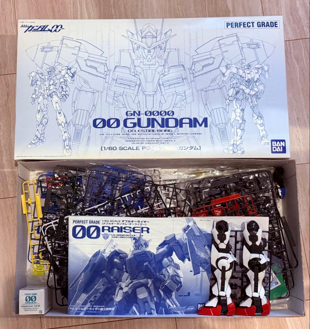 PG 1/60 ダブルオーライザー 一部組み立て済み