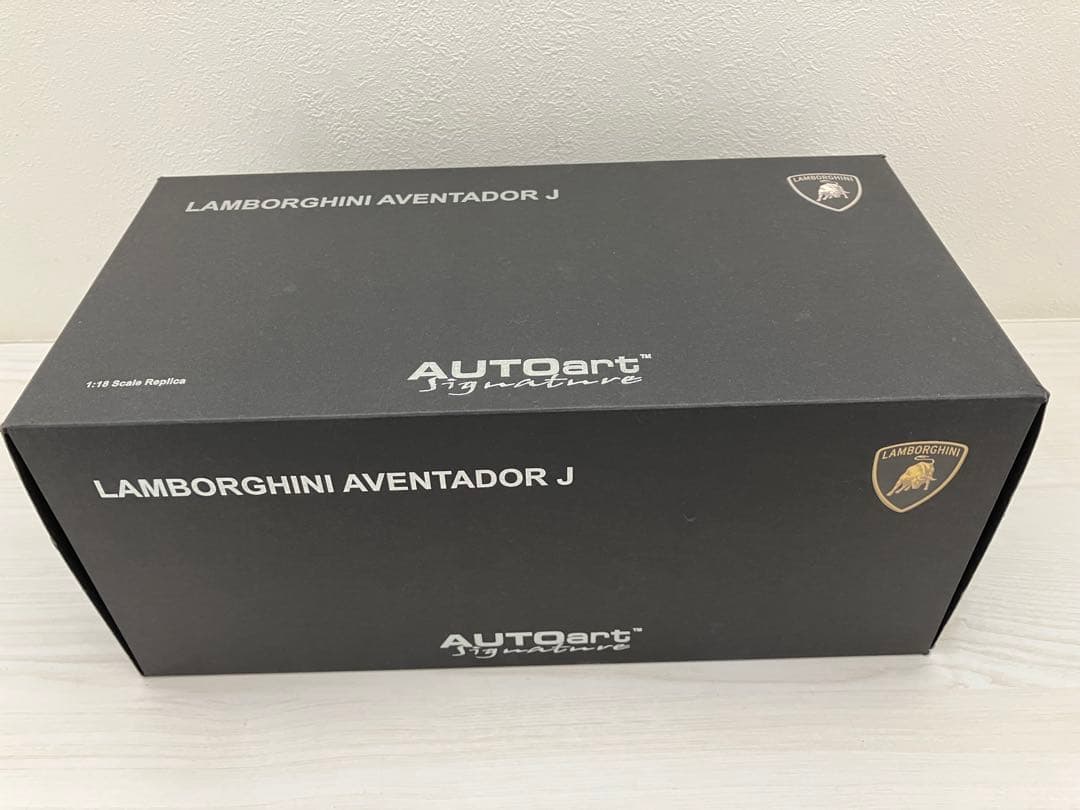 オートアート ランボルギーニ Aventador J 1/18