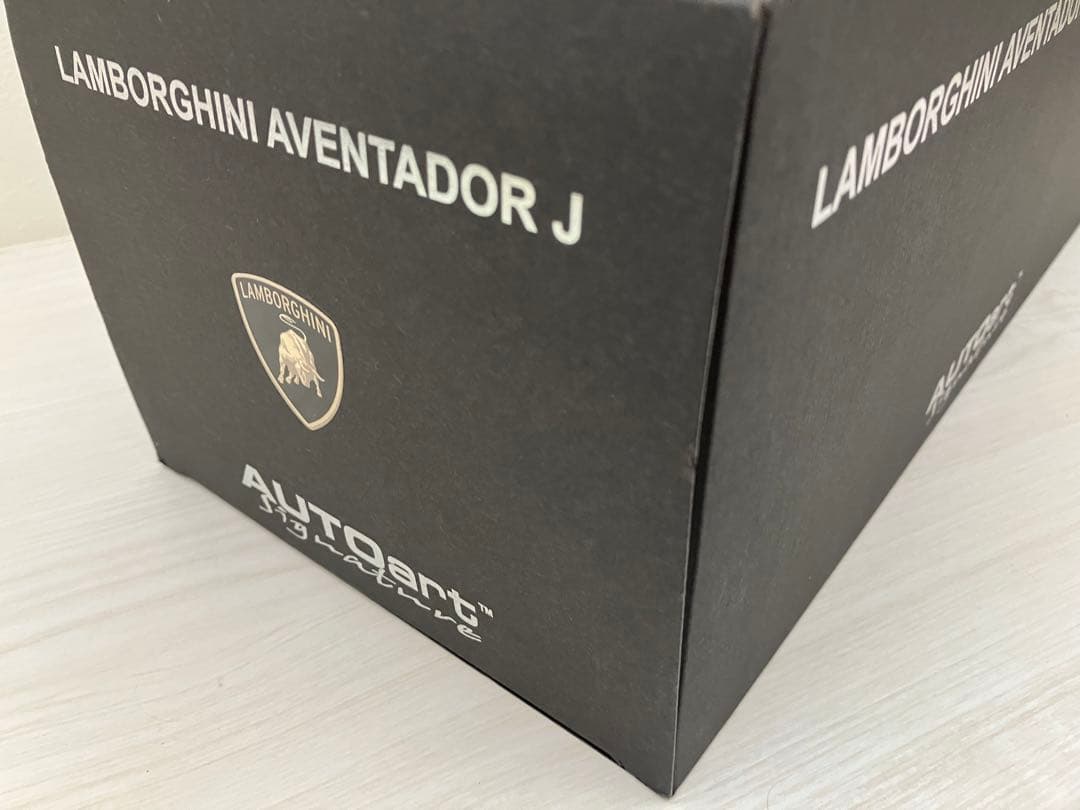 オートアート ランボルギーニ Aventador J 1/18