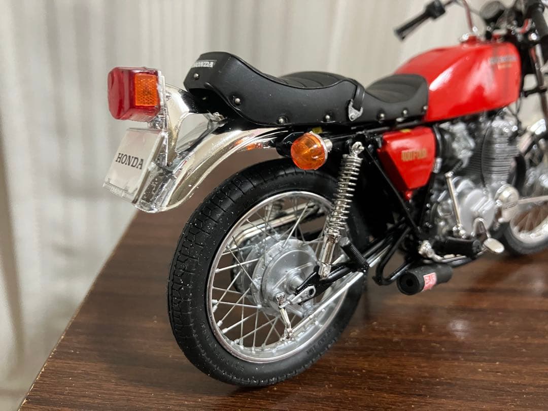 1/12スケールCB400FOURカスタム408ccバージョン レッド