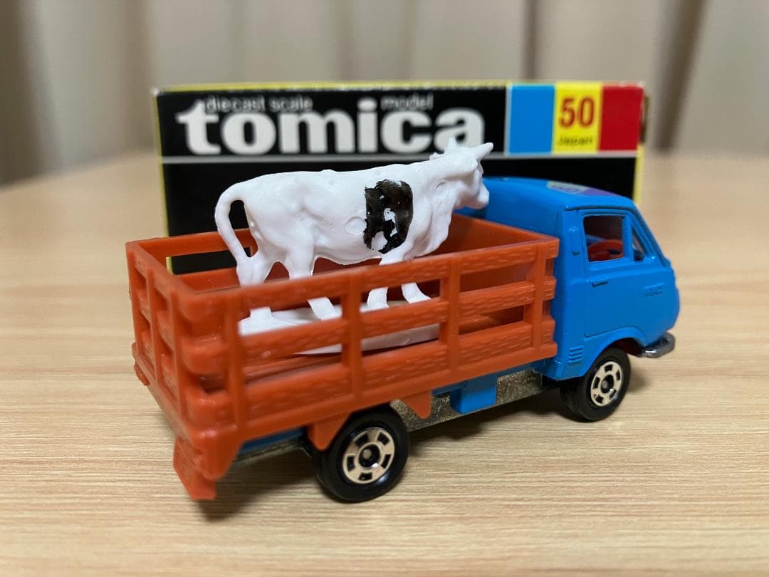 トミカ　黒箱　50-1-10 トヨタ　ハイエース　牧場トラック
