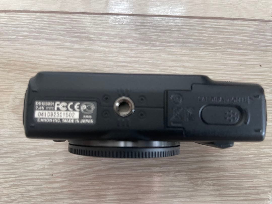 Canon EOS M ミラーレス一眼カメラ　ズームレンズ付き【ジャンク品】