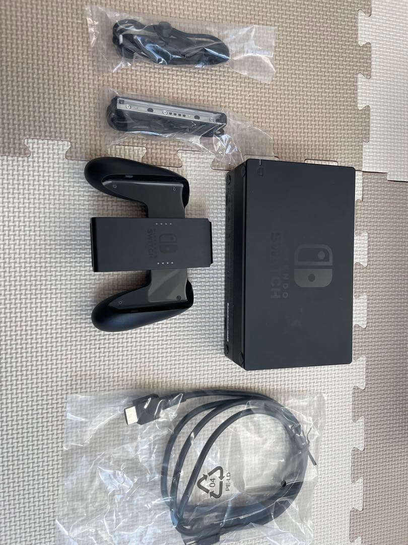 【れっど】Nintendo Switch 本体 青/赤 Joy-Con