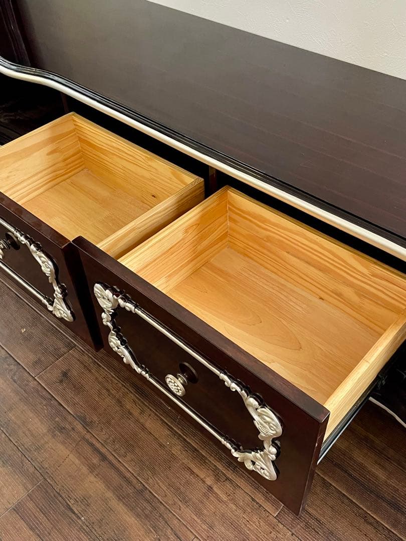 r151r121 ヨーロッパ アンティーク調のクラシックローボード サイドボード