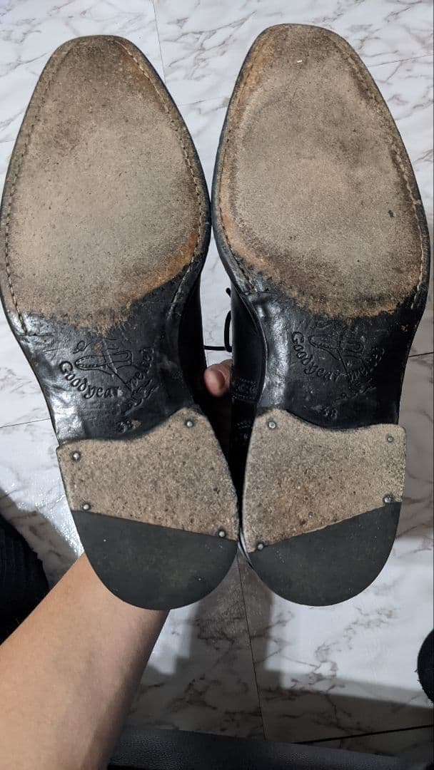 ジャランスリワヤ　レザーシューズ
