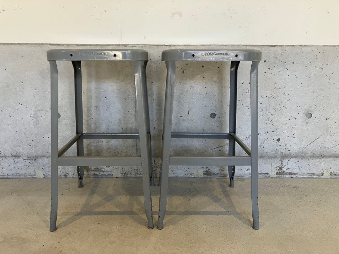 LYON リヨン社 スツール 2脚セット