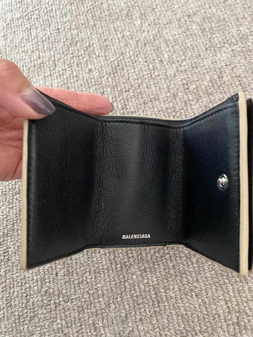 バレンシアガミニ財布