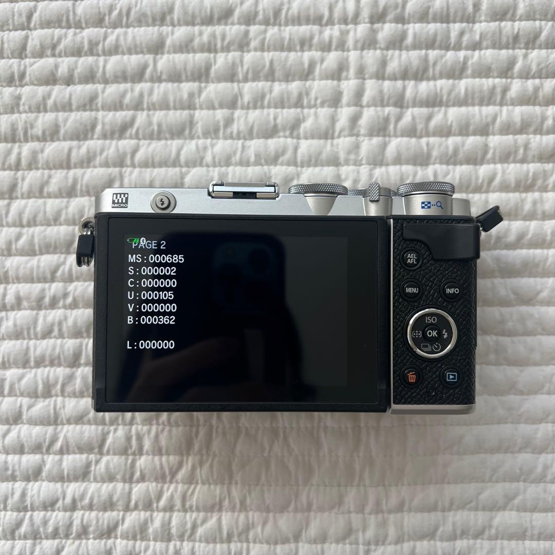 【極美品】OLYMPUS PEN E-P7 14-42mm EZ レンズキット