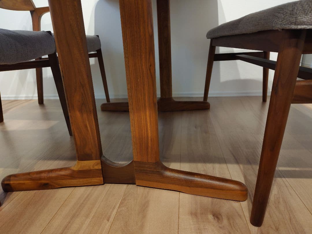 大塚家具 ダイニングテーブル 「フィル3」 ウォールナット 天板角丸型