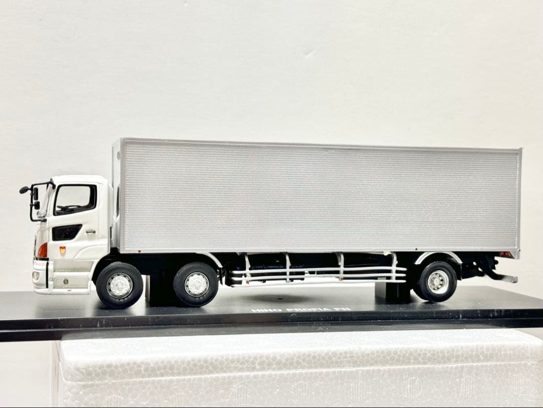 【レア】日野・グラプロ　前２軸　ショートキャブ　デコトラ　トラック　タフ43