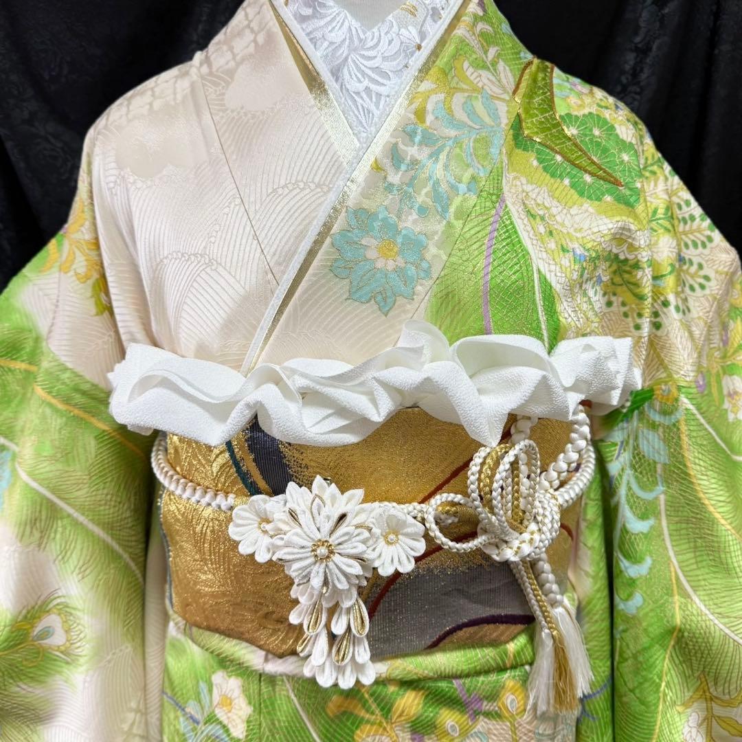 美品　孔雀　刺繍　駒刺繍　金彩　縮緬　地紋　逸品　振袖　※振袖・長襦袢のみ