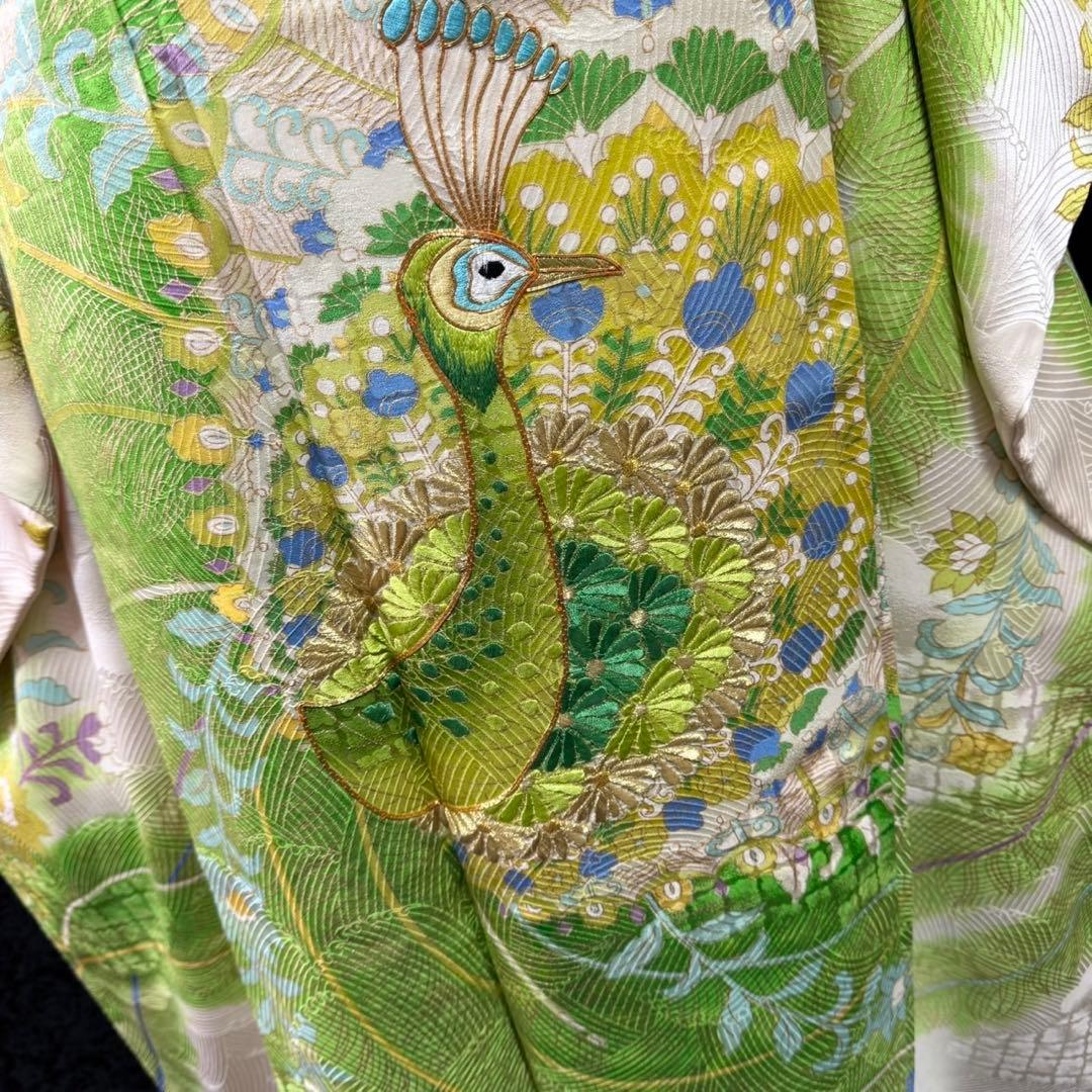 美品　孔雀　刺繍　駒刺繍　金彩　縮緬　地紋　逸品　振袖　※振袖・長襦袢のみ