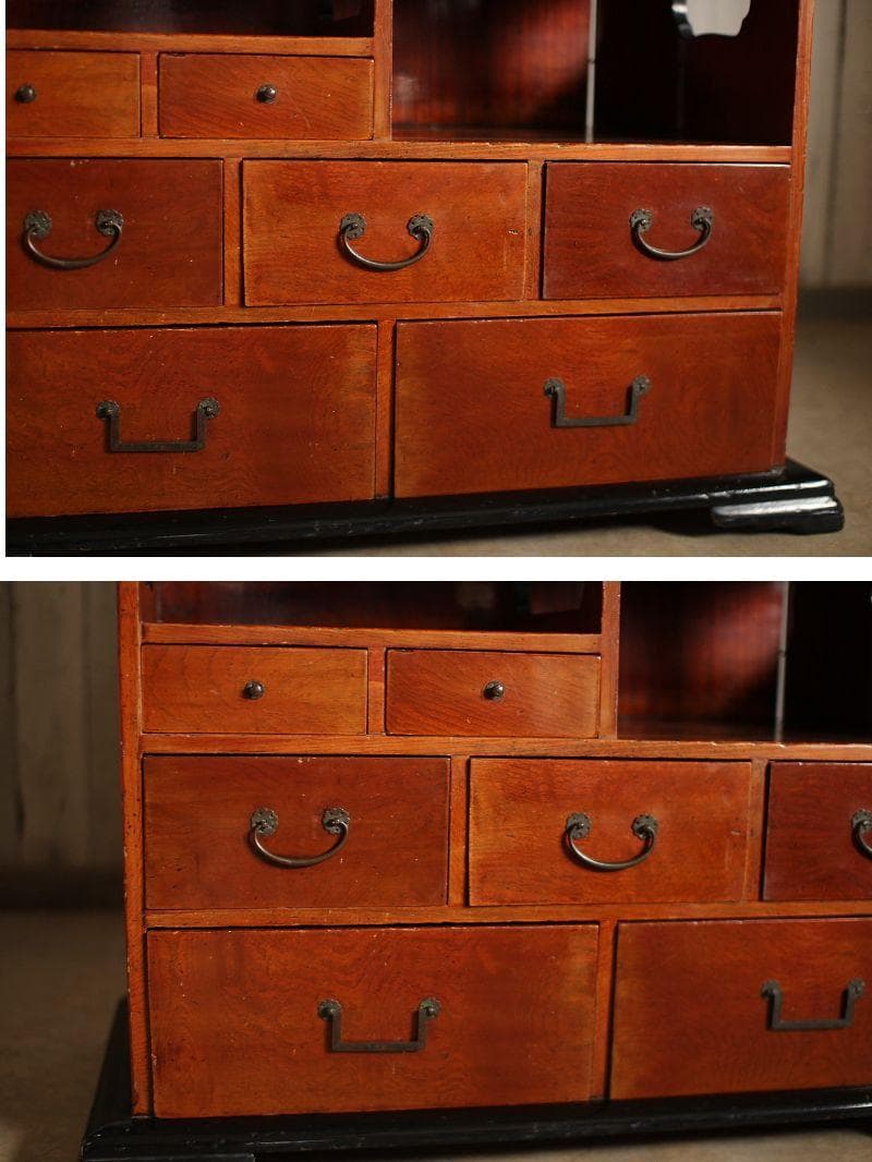 古い木製の茶箪笥　収納棚　小引き出し7杯