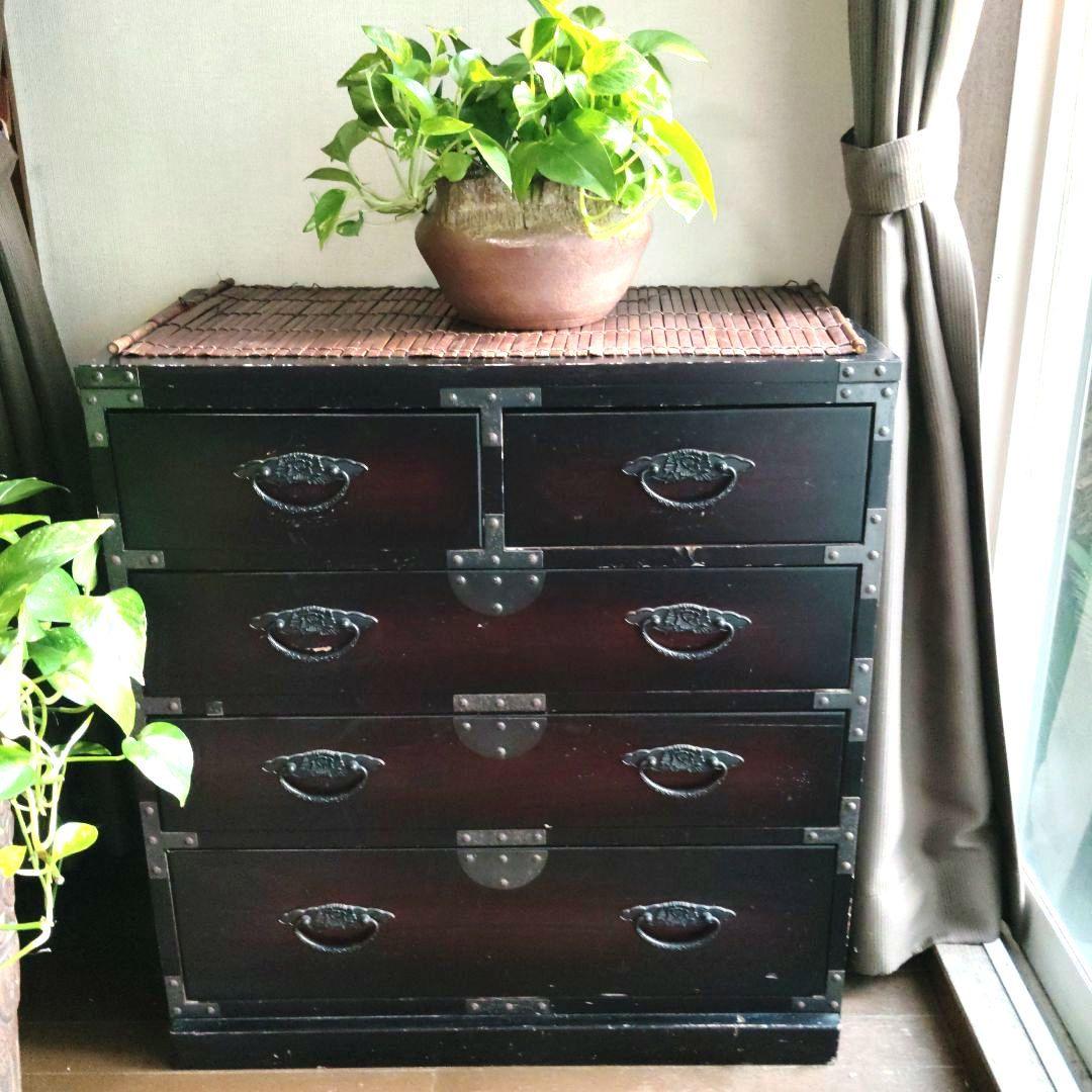 レトロ 骨董品 民芸調 モダン和箪笥　民芸家具 伝統的な木製 箪笥