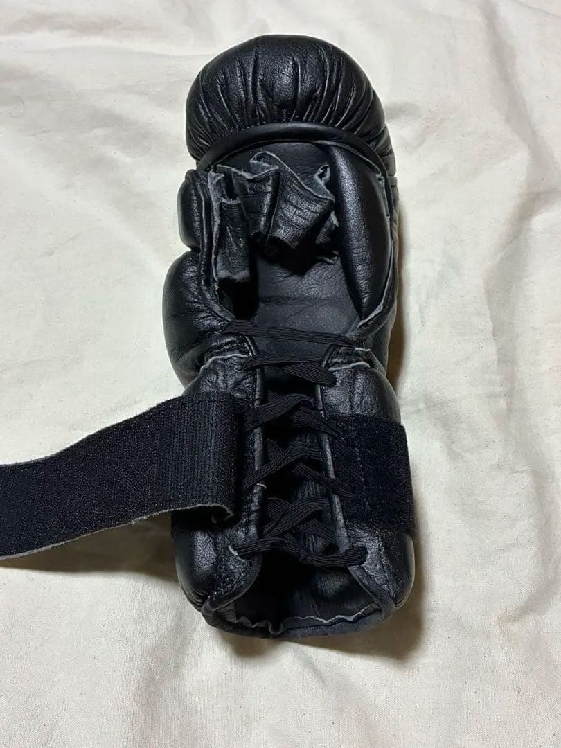 ISAMI オープンフィンガーグローブ　ボクシング　空手　総合格闘技