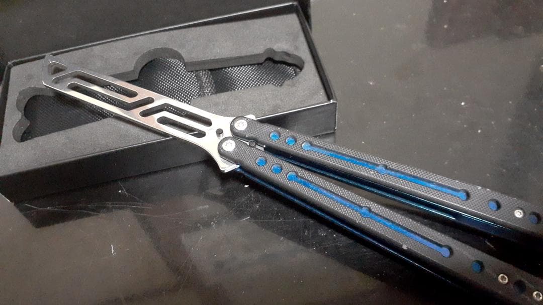 バタフライナイフ