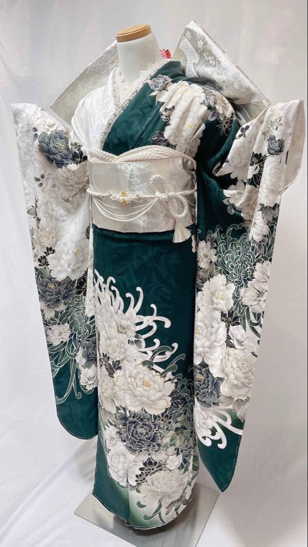 専用品　緑色 花柄振袖 振袖のみ
