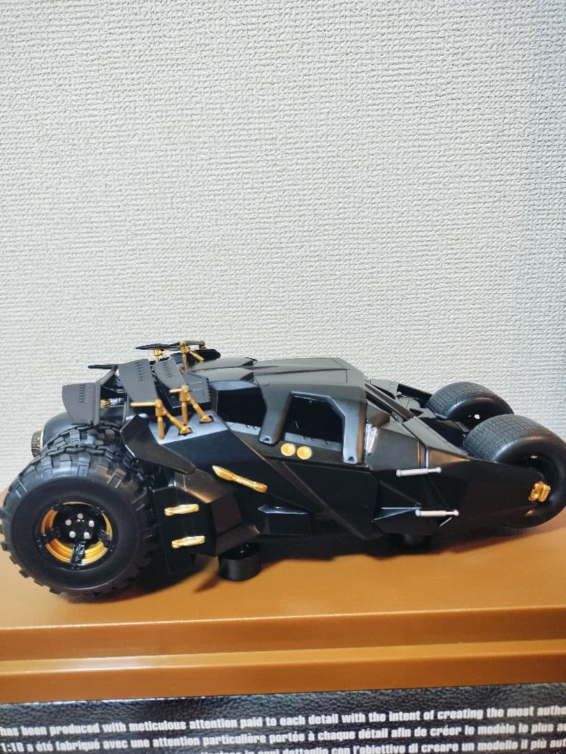 マテル　ホットウィール　1/18スケール　ダークナイト　バットモービル