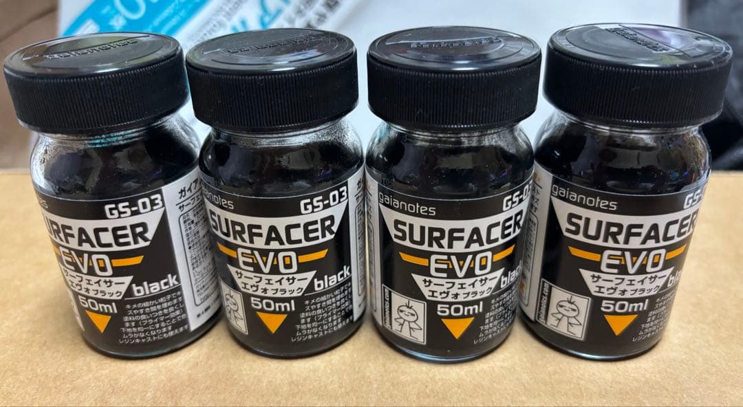 ガイアノーツフラットクリアー他+クレオスサーフェイサー1500+塗料瓶まとめ売り