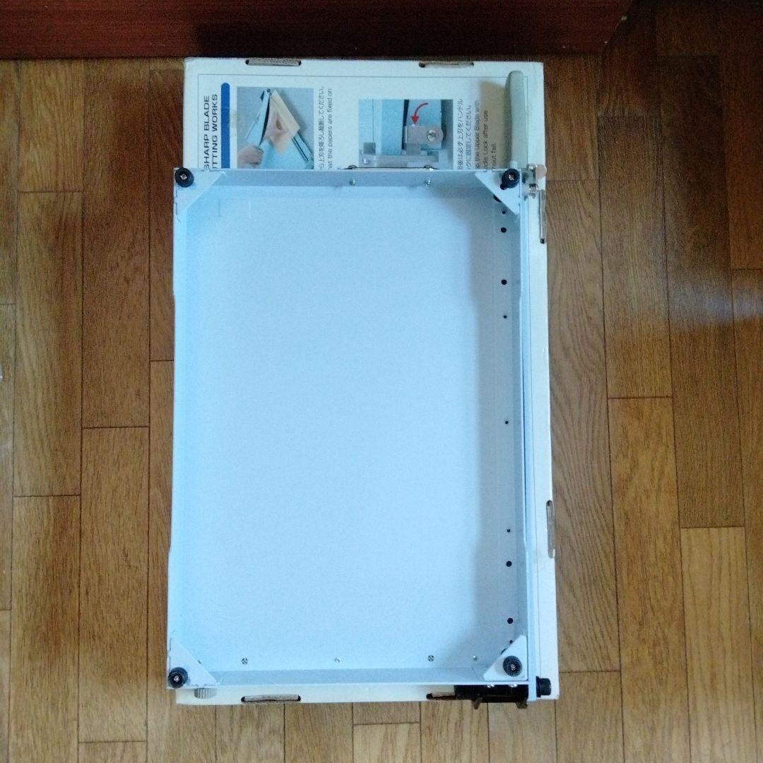 最終値下げ　日本製SA-202スチール栽断機　持ち運びに便利な手提げ金具付です