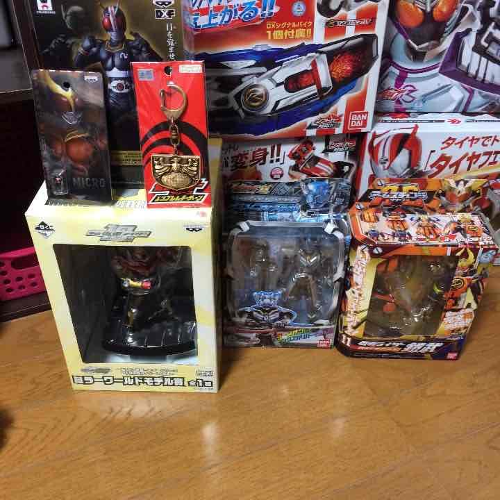 仮面ライダー ベルトとフィギュア
