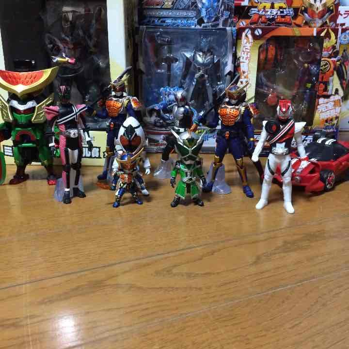 仮面ライダー ベルトとフィギュア