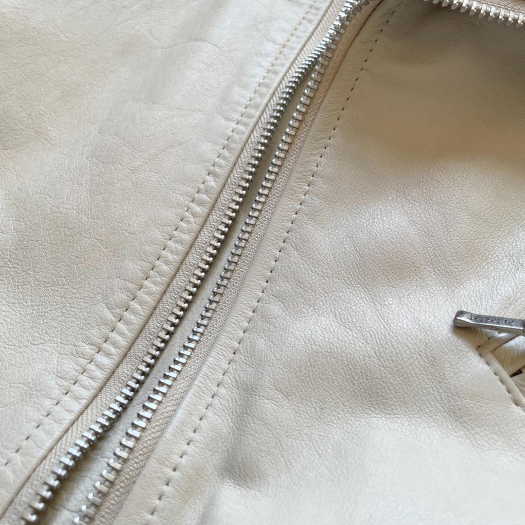 【極美品・超希少】バーバリーライダース 【ブルガリ・ルイヴィトン・シャネル】