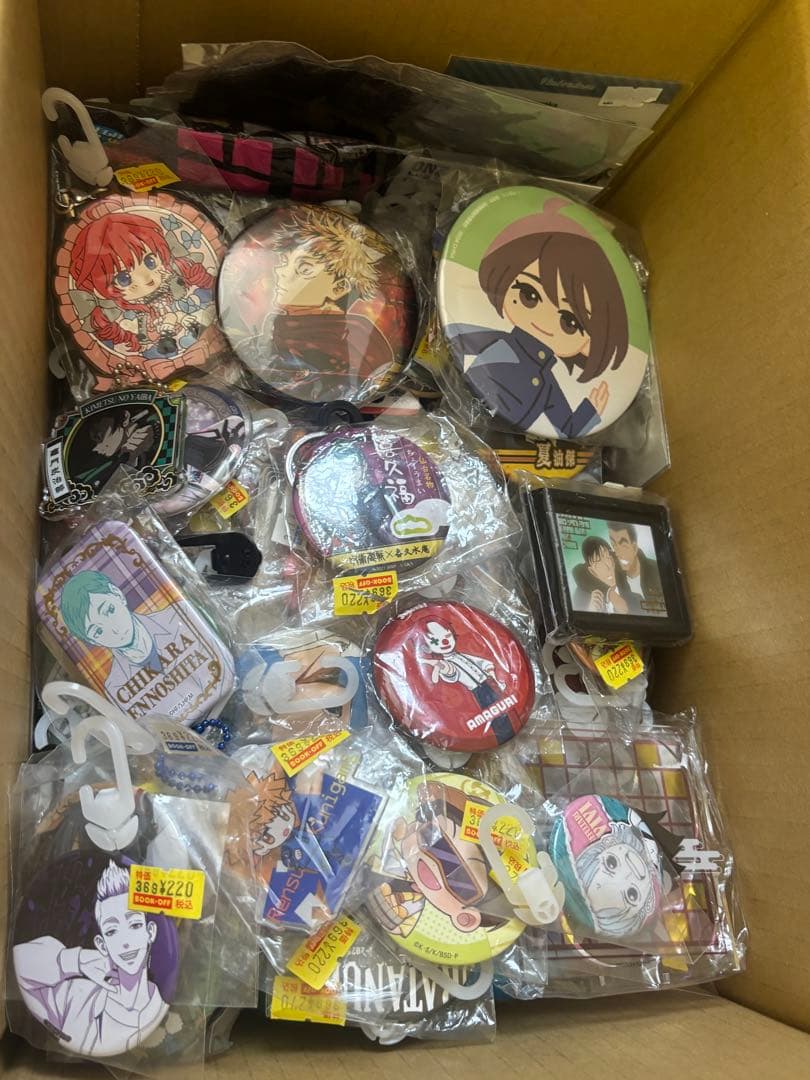 ノンジャンル アニメグッズ 主に缶バッジ　大量 まとめ売り 約340点