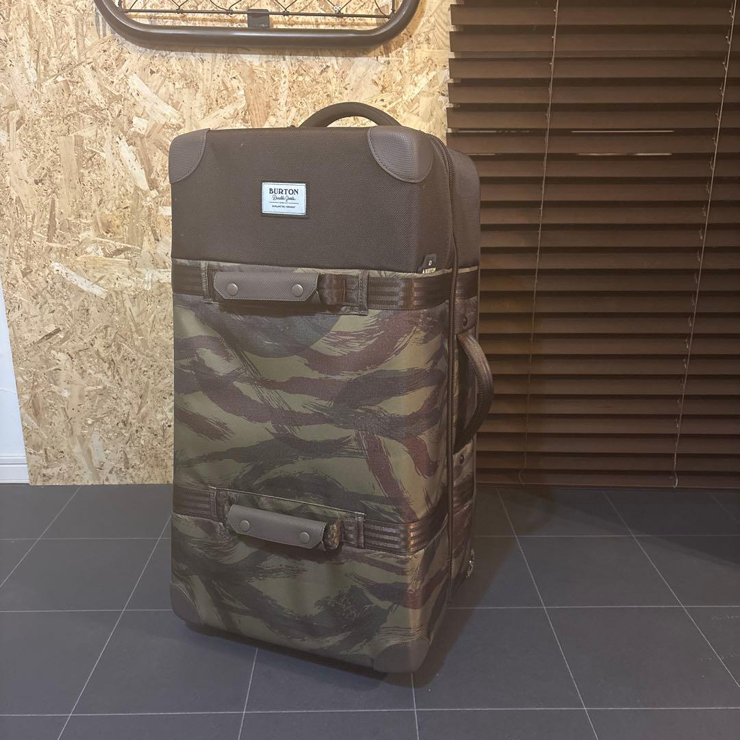 未使用品　Burton カモフラージュ キャリーケース　TSAおまけ付き　86L