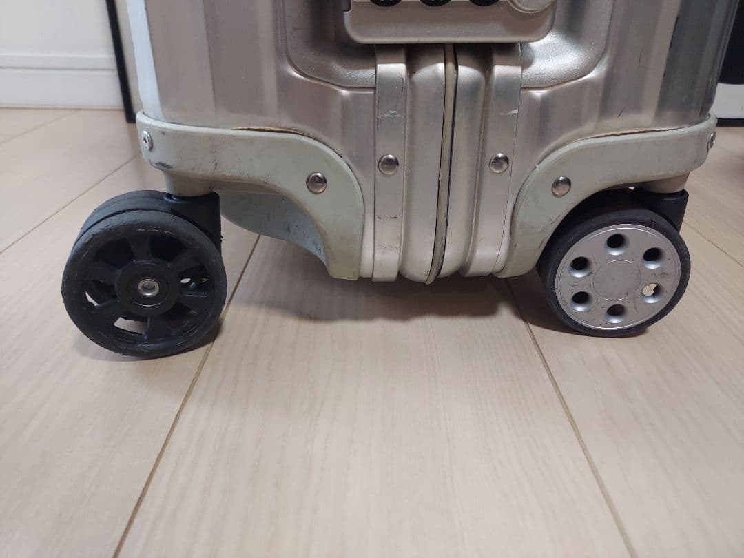 RIMOWA トパーズ 4輪スーツケース 機内持ち込み可 リモワ