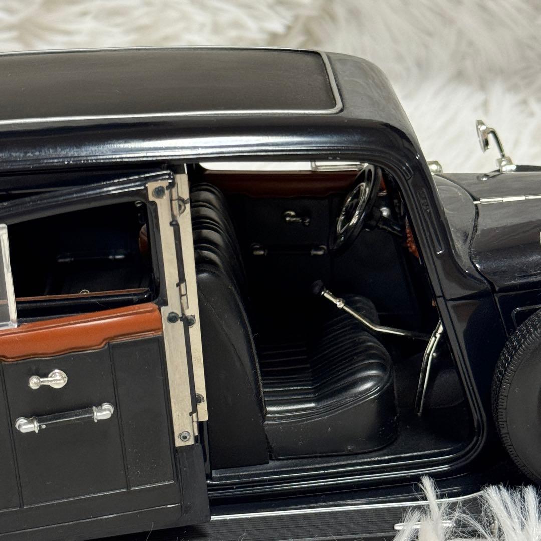 自動車模型 アメリカン HORCH 851 Pullman 1935 1/18