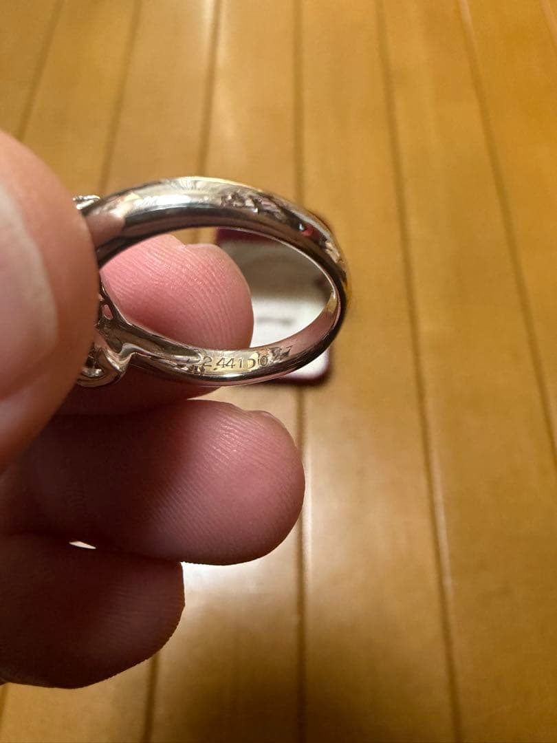 ルビー色 ストーン付きリング pt900