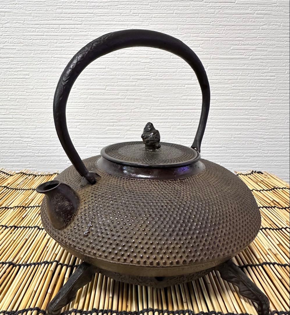 未使用品　敬典工房正寿堂山正　人間国宝髙橋敬典作　独楽型　南部鉄瓶　南部鉄器