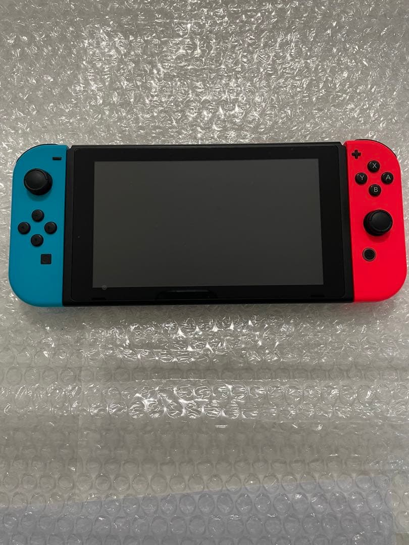 Nintendo Switch 本体 Joy-Con付き。　異音します！