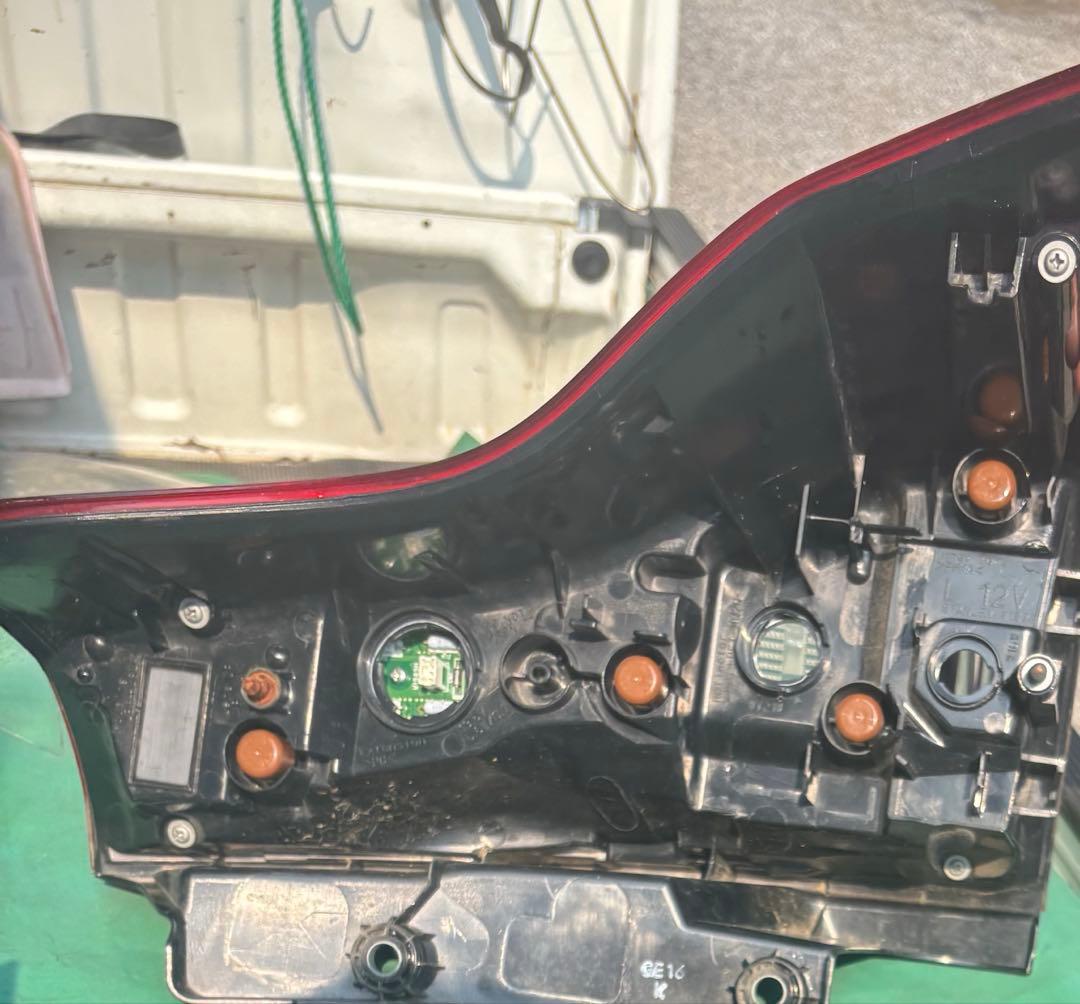 TOYOTA LAND CRUISER ランクル　テールランプ　クリアテールのみ