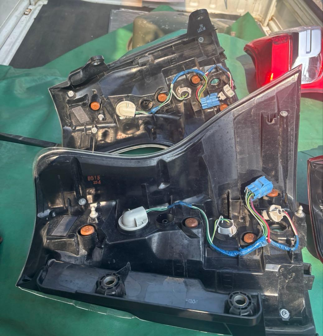 TOYOTA LAND CRUISER ランクル　テールランプ　クリアテールのみ