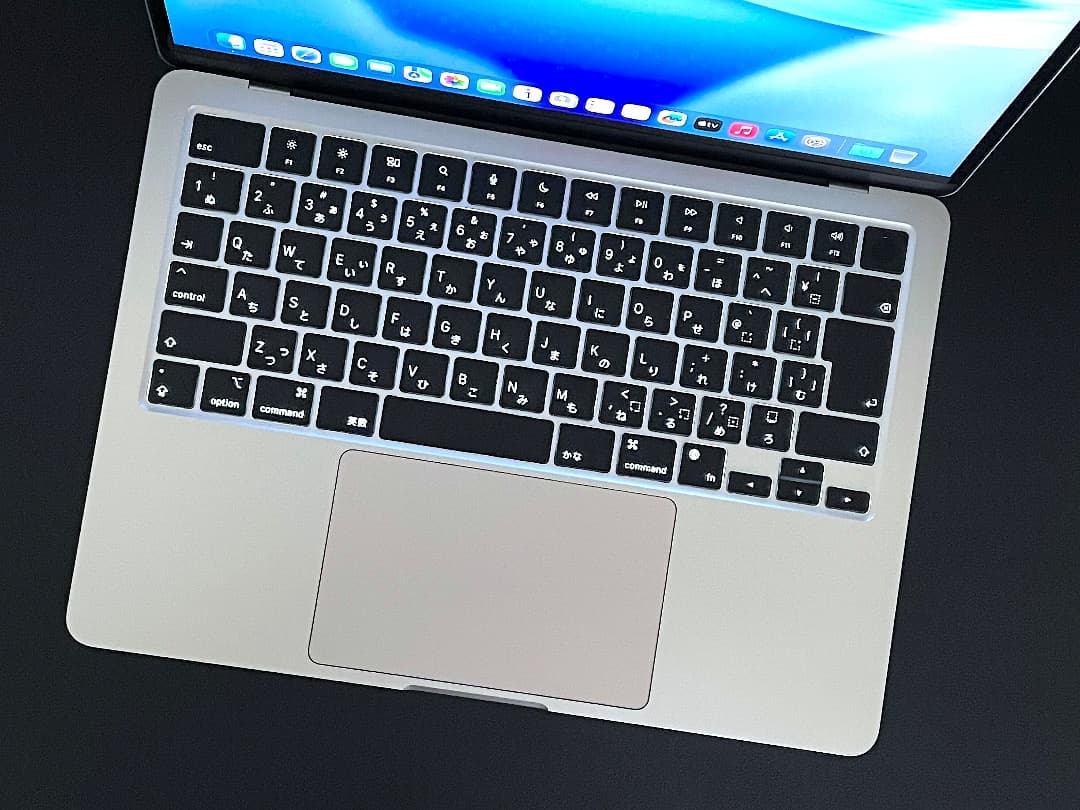 【美品】MacBook Air （M2, 2022）13.6㌅ 2024年購入