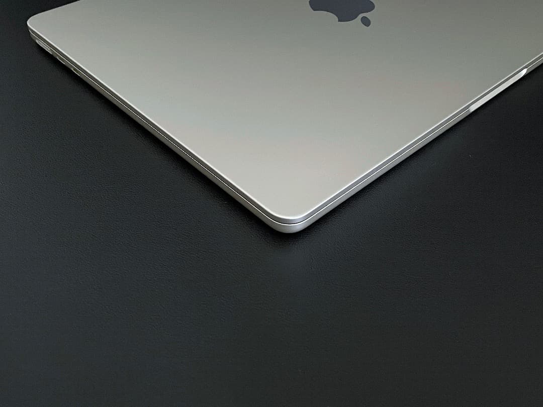 【美品】MacBook Air （M2, 2022）13.6㌅ 2024年購入