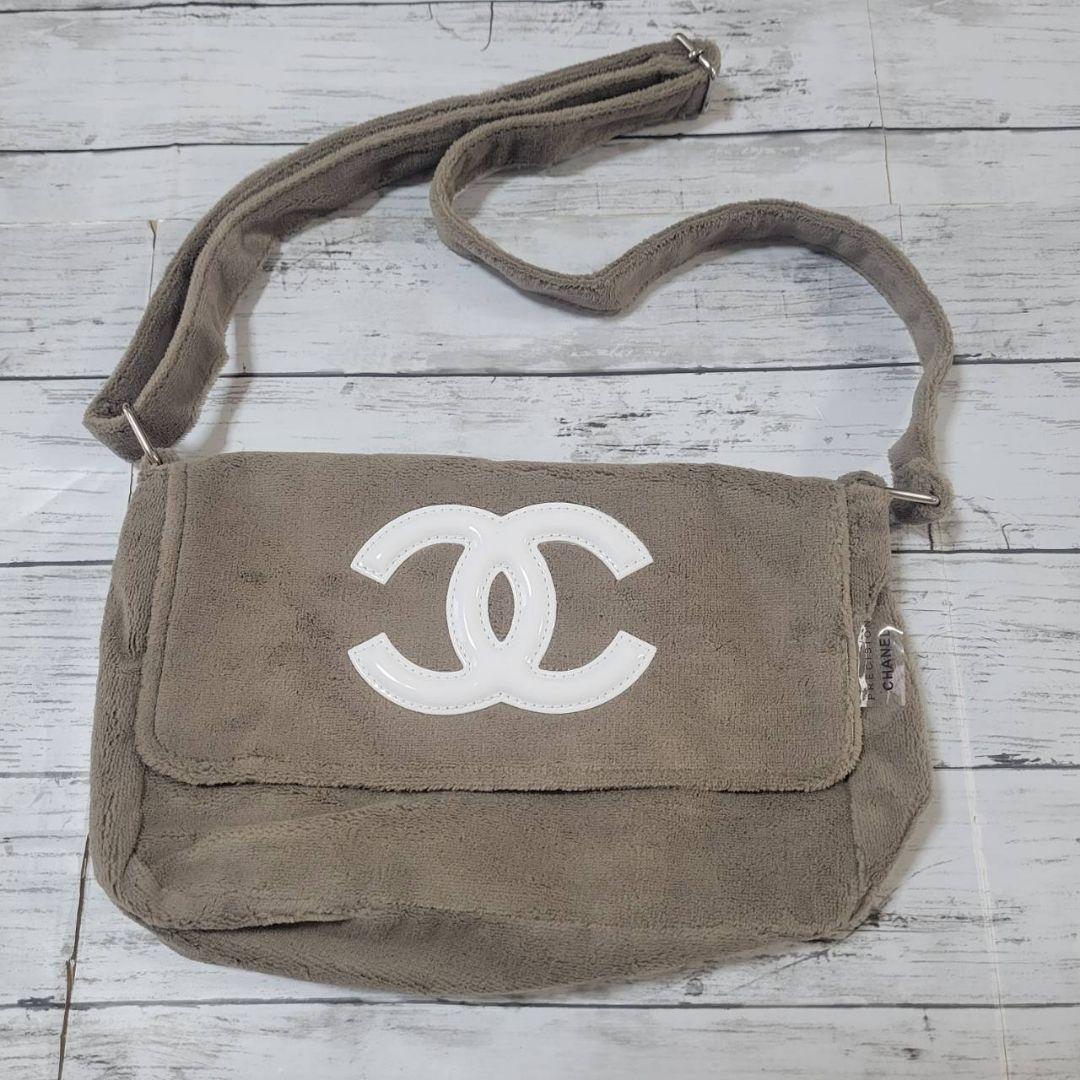 リュケリ ショルダーバッグ ベージュ ノベルティ