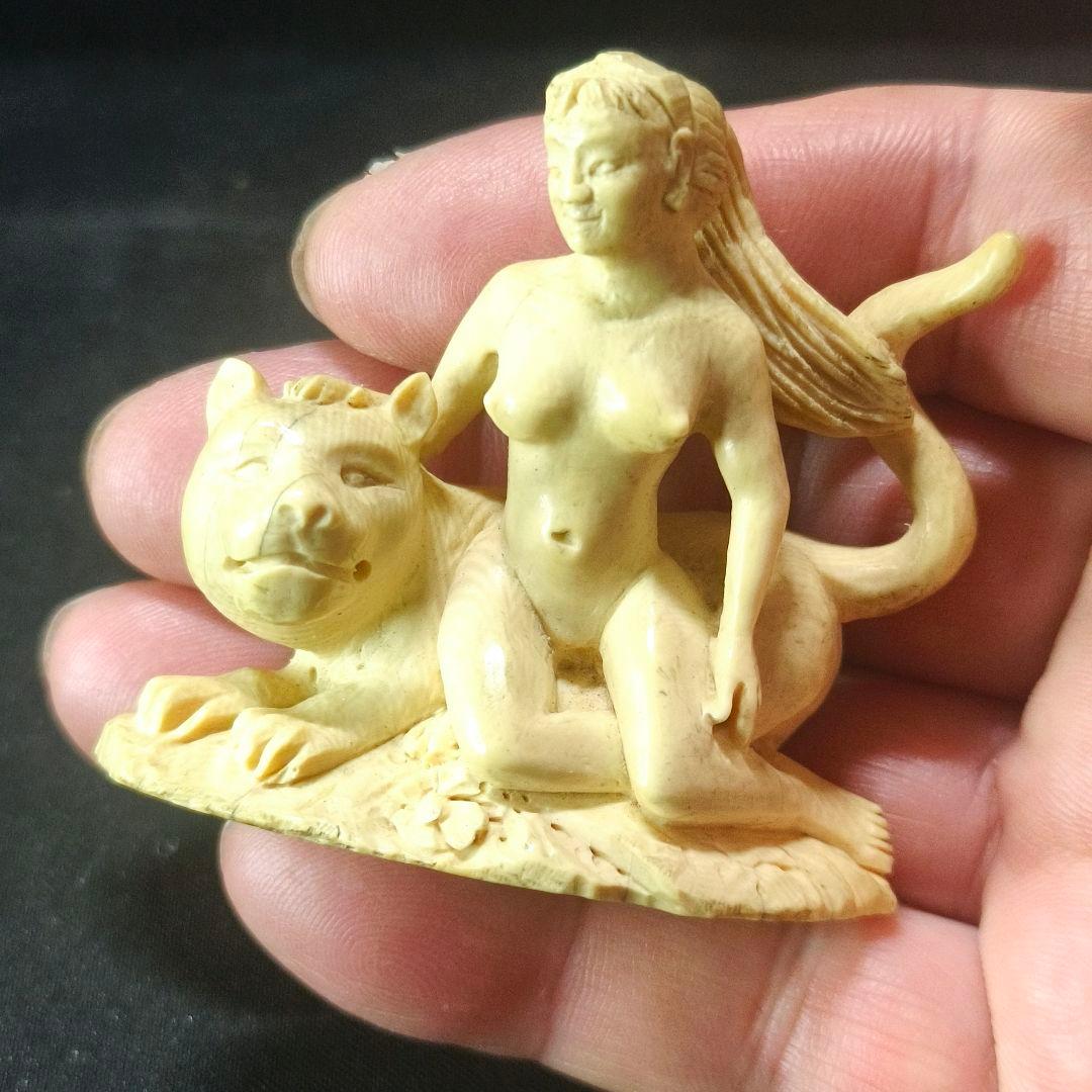 裸女像 彫刻作品 縞模様天然素材 手彫り 無銘 時代物 コレクター放出美品 置物