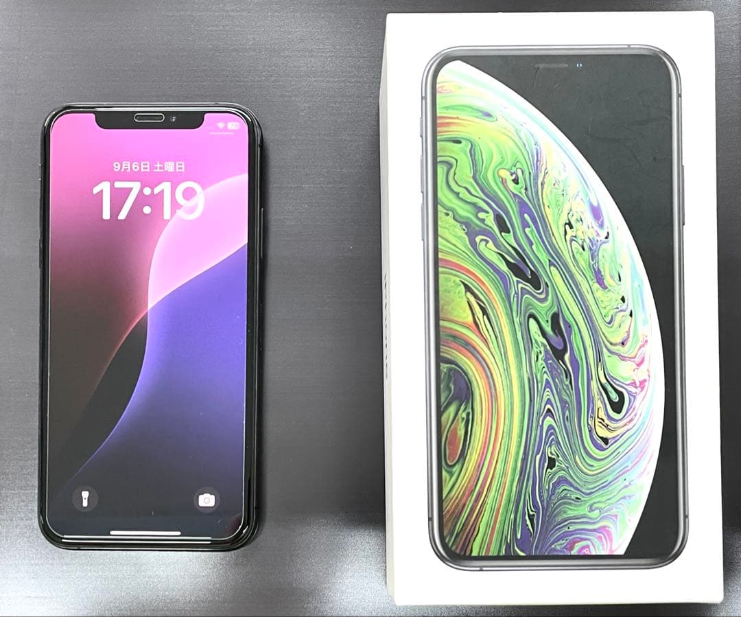 ほぼ新品セット‼️ iPhoneXs SIMフリー516GBバッテリー新品+ガラス