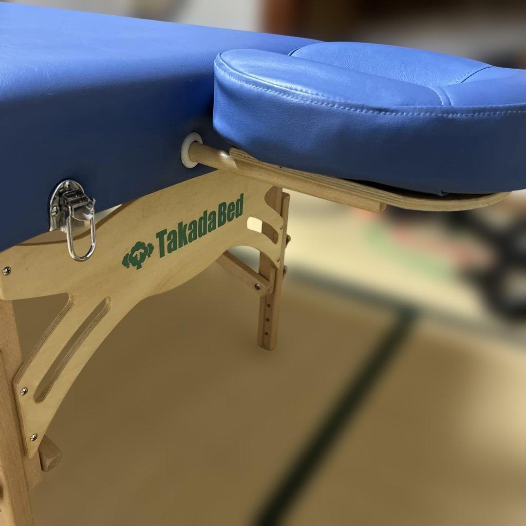 TakadaBed 木製　折りたたみベッド 青　施術用