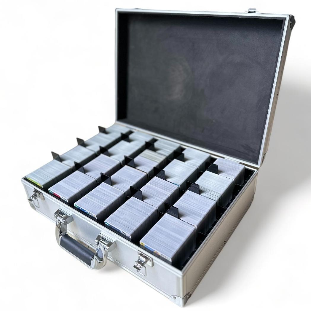 大容量トレカケース　5000枚収納可能　アタッシュケース　アルミ製デッキケース