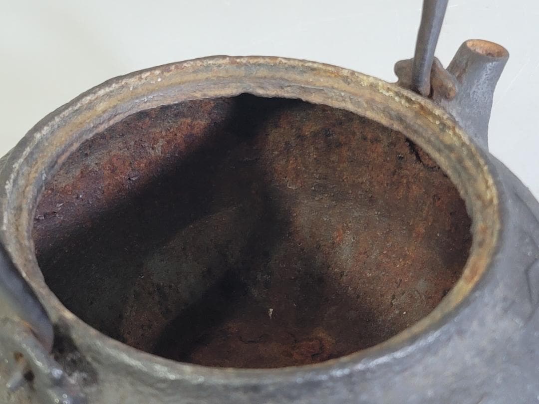 金龍堂 銀摘み 松葉紋 鉄瓶