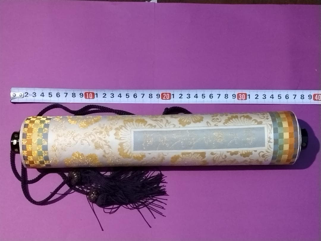 春画。絹織物絵巻　恋の十二景