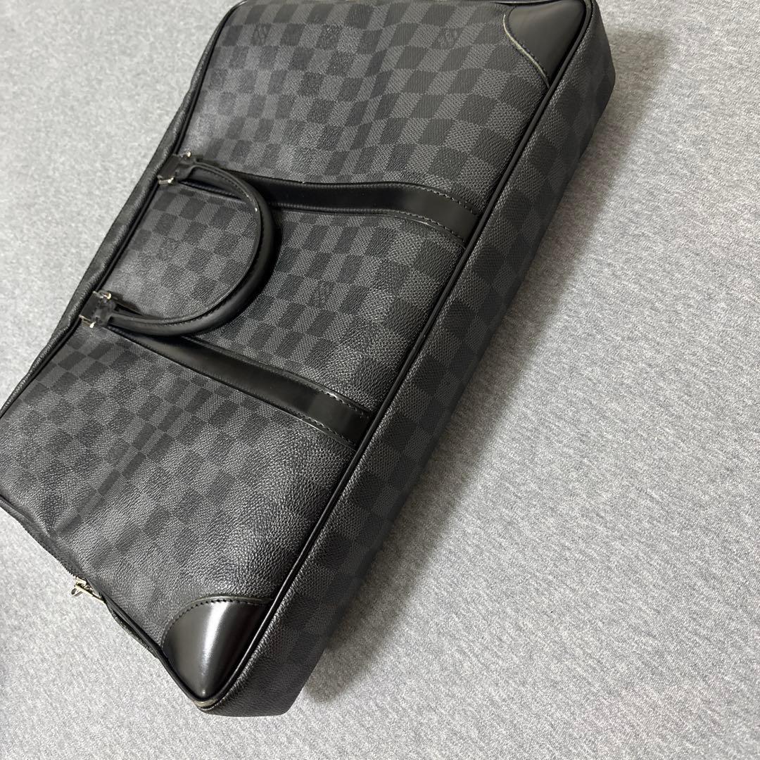 ルイヴィトン／ダミエ ポルト ドキュマン・ヴ オワヤージュ