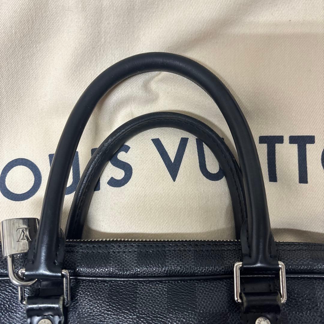 ルイヴィトン／ダミエ ポルト ドキュマン・ヴ オワヤージュ