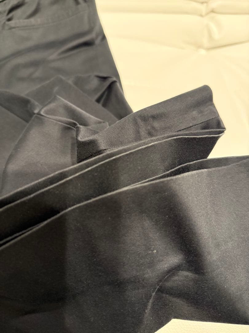 グッチ　トムフォード　フレアパンツ 膝リボン